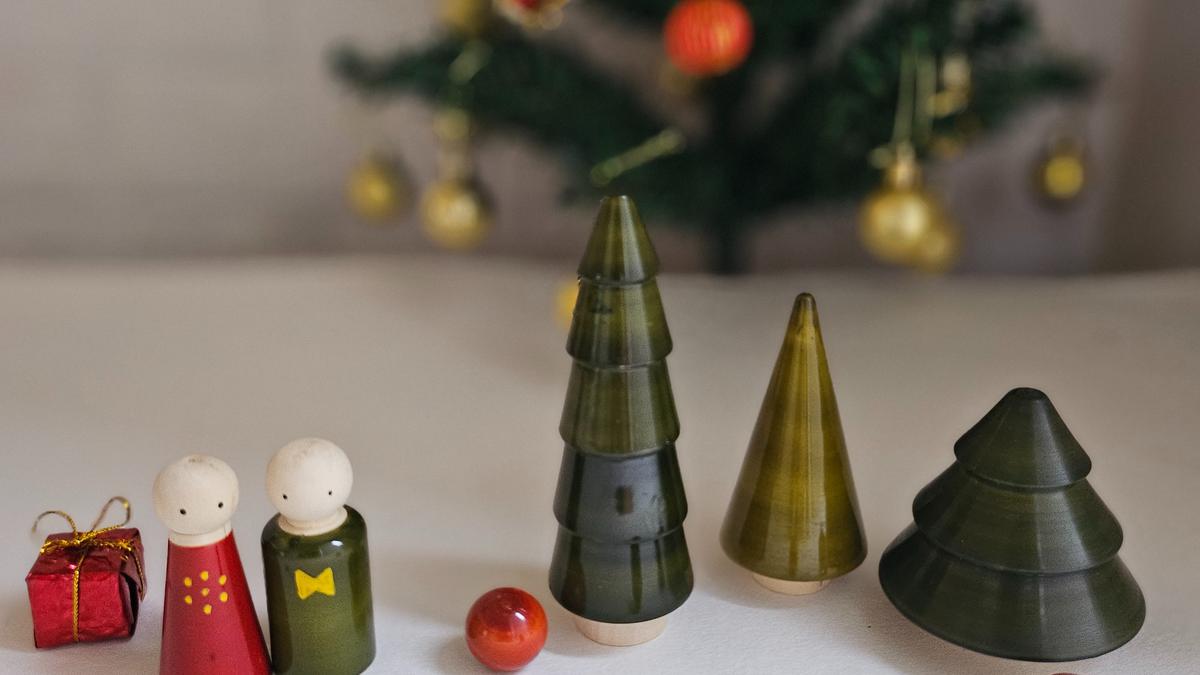 Artists and craftpreneurs are spreading the jolly festive spirit with handcrafted decorations