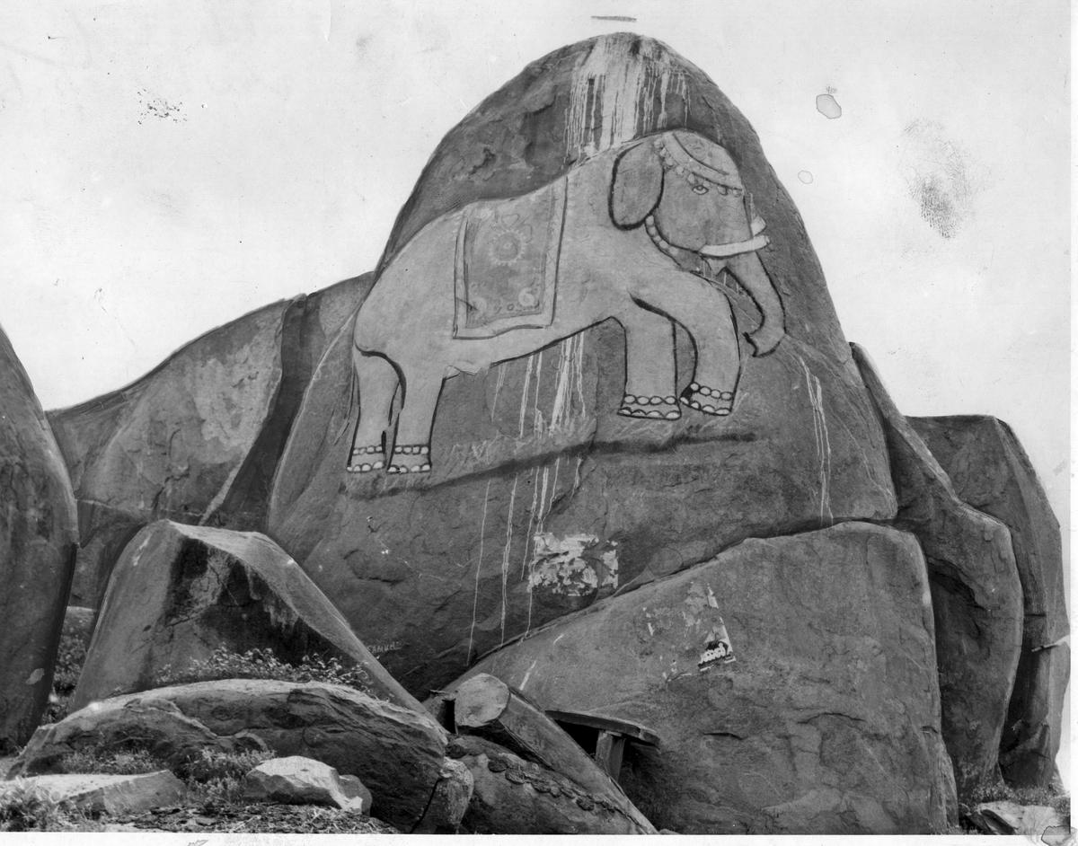 The “Aney Bande” (elephant rock) in the heart of the Jayanagar Extension in Bengaluru on August 27, 1964. 