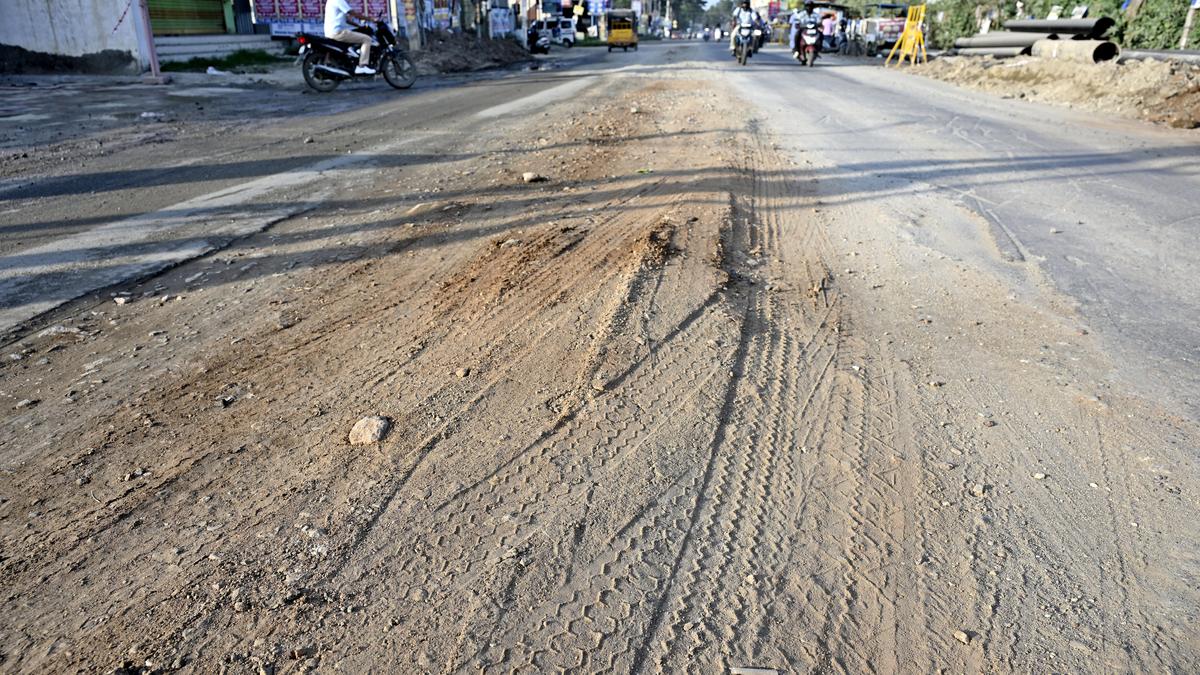 Residents urge Coimbatore Corporation to swiftly restore Vilankurichi Road