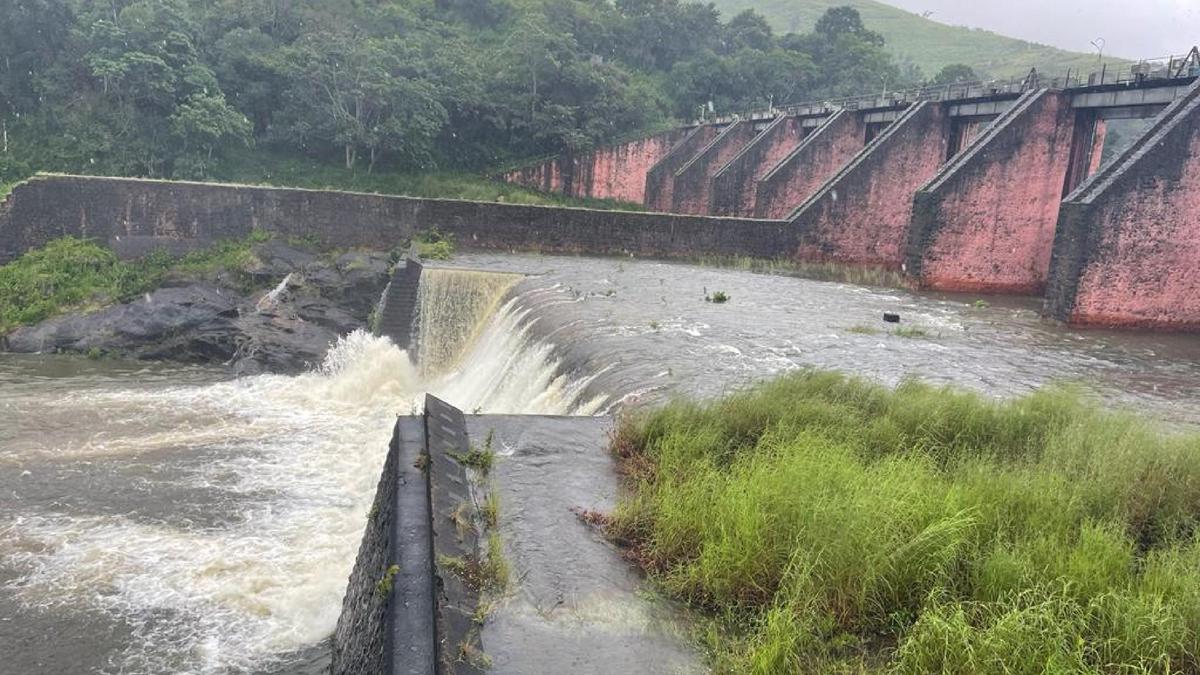 Water level in Mullaperiyar dam stands at 118.50 feet