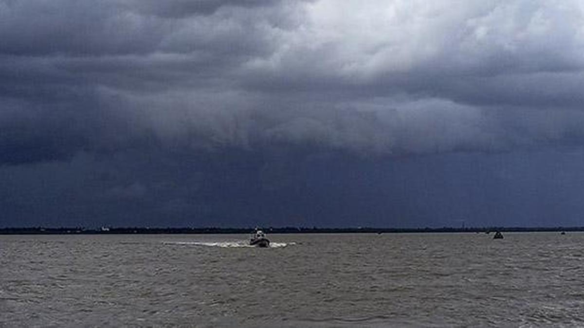 12 sailors rescued from sinking Bangladeshi vessel in West Bengal river