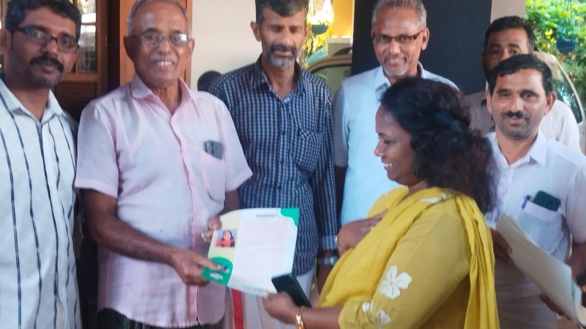 UDF candidate Seema Kannan during her campaign in Ward 11 of Kalamassery municipality.