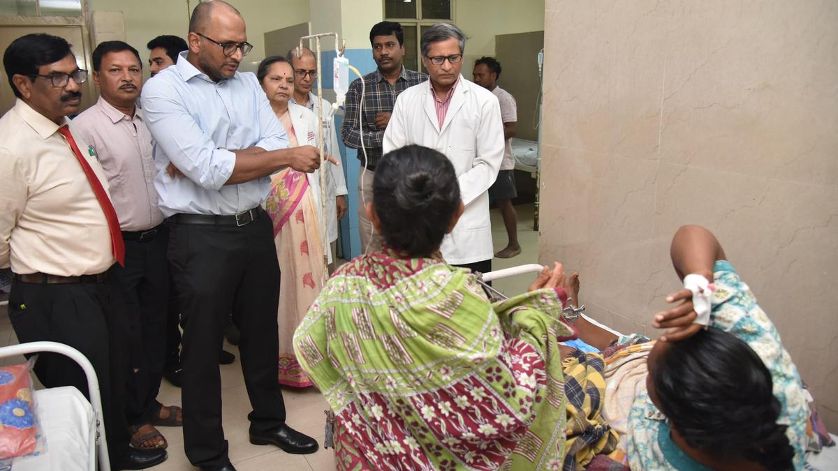Collector inspects KGH, gets complaints from patients of staff demanding money for treatment