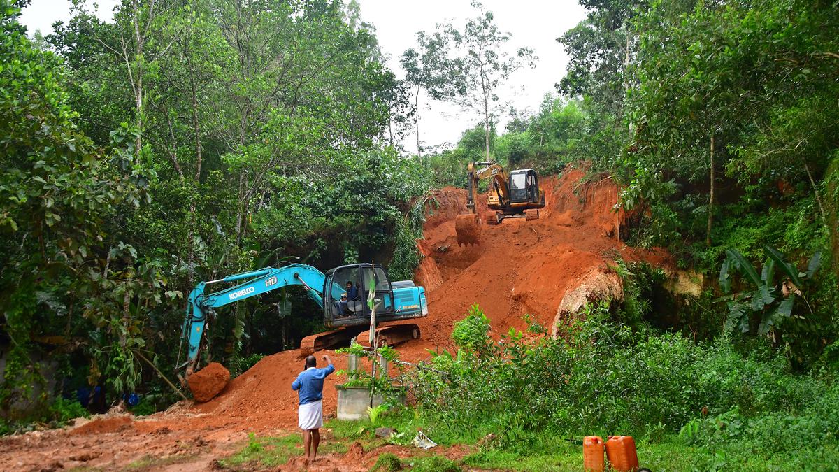 Soil extraction resumes at Mattappally in Kerala, residents hit the streets in protest