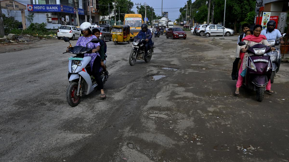 Rain-damaged roads give grief to motorists in Hyderabad - The Hindu