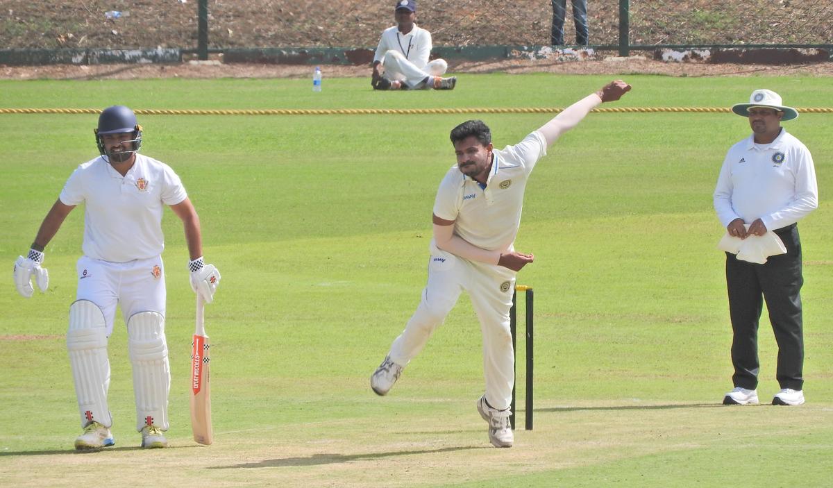Goa pacer V. Koushik in action against Karnataka in a 2025-26 Ranji Trophy Elite Group-B match at the KSCA Navule Stadium in Shivamogga, on Saturday, October 25, 2025. 