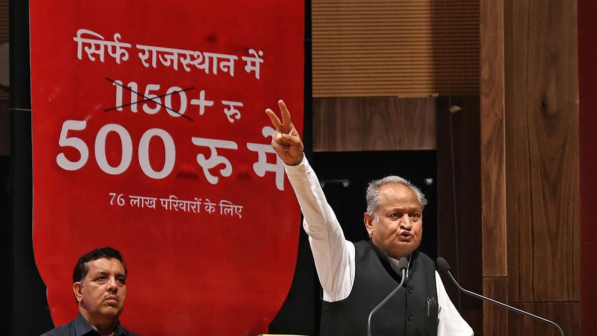 Gehlot launches ‘Labharthi Utsav’ to take on Ujjwala Yojana; 14 lakh families to get ₹650 LPG subsidy