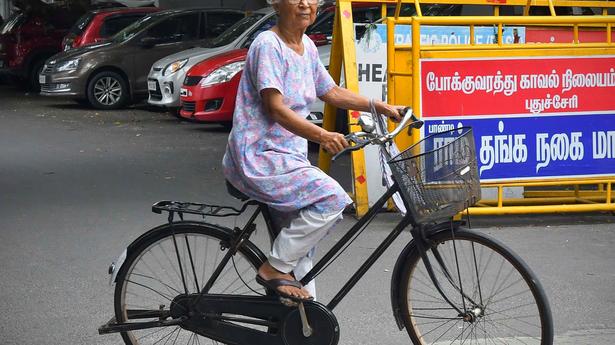 Lack of dedicated track puts brakes on cycling in Puducherry