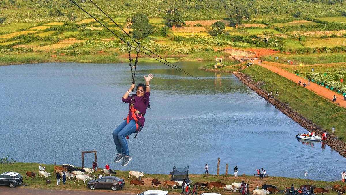 Resort barred from booking guests after zipline snaps killing nurse