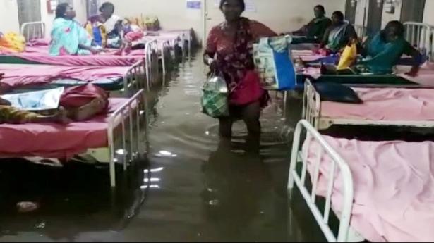 Heavy rain lashes Salem, Namakkal districts