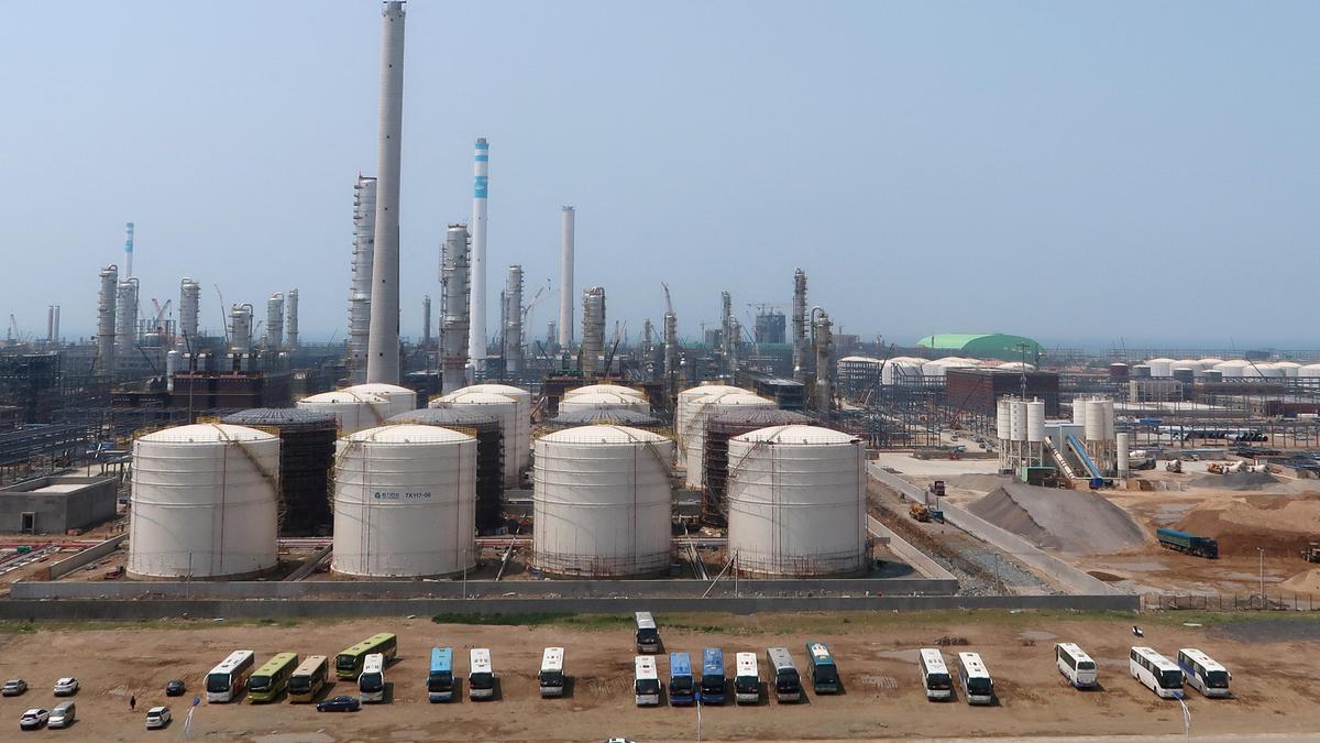 Crude oil futures slump over 11% to ₹8,588/barrel; Brent slips below $100