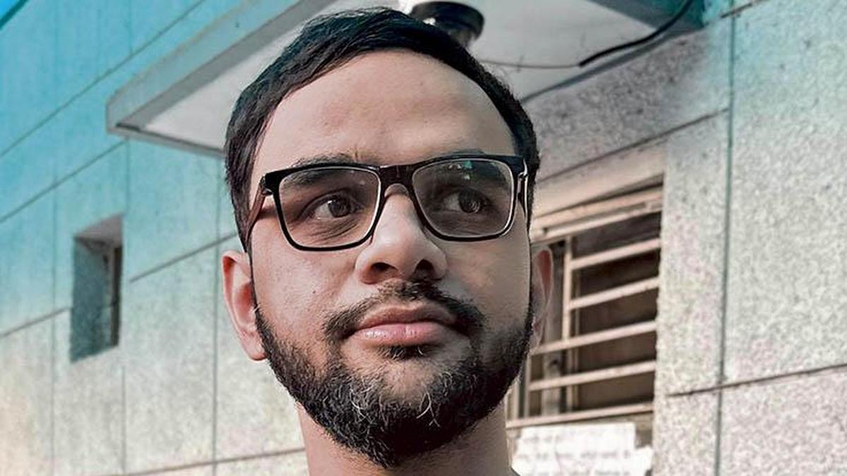 https://th-i.thgim.com/public/incoming/rjuyc6/article70997883.ece/alternates/LANDSCAPE_1200/IMG_Umar_Khalid_2_1_O8FAVDVT.jpg