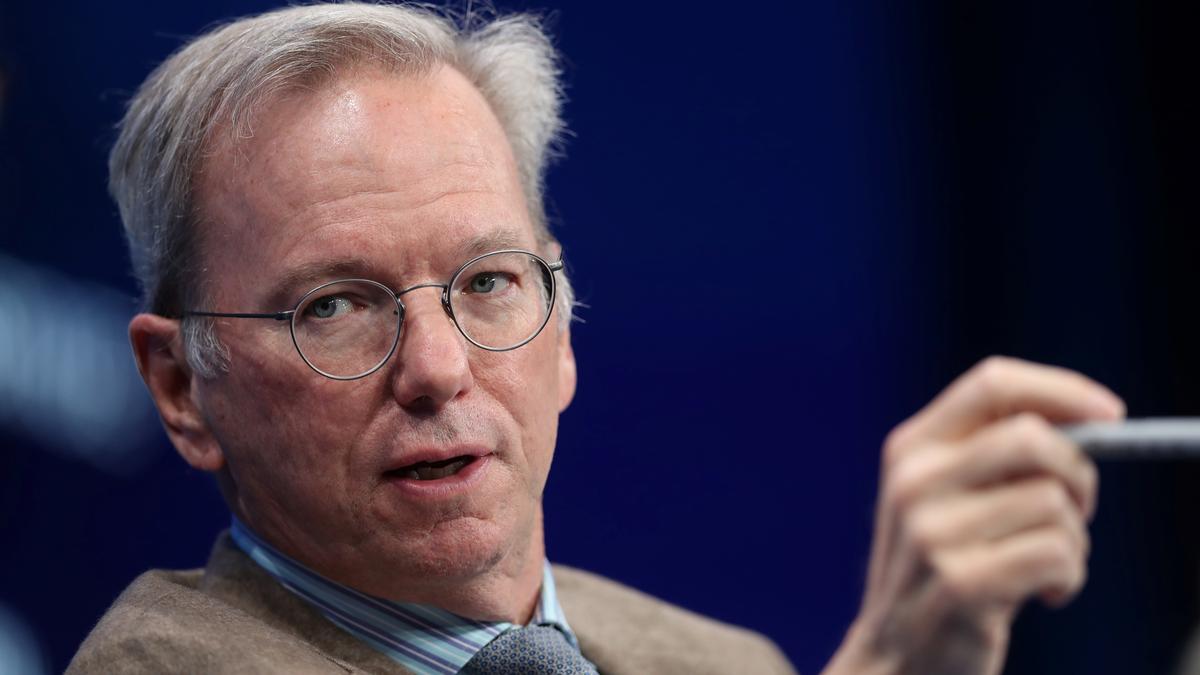 Former Google CEO Eric Schmidt blames remote work for lagging behind OpenAI and apologizes