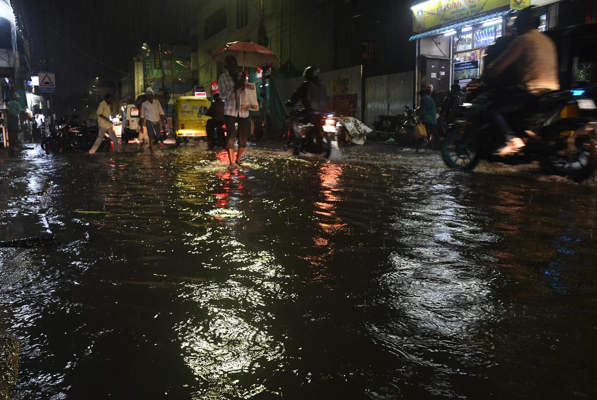 Thunderstorm in Chennai, schools and colleges to remain closed on Nov. 4