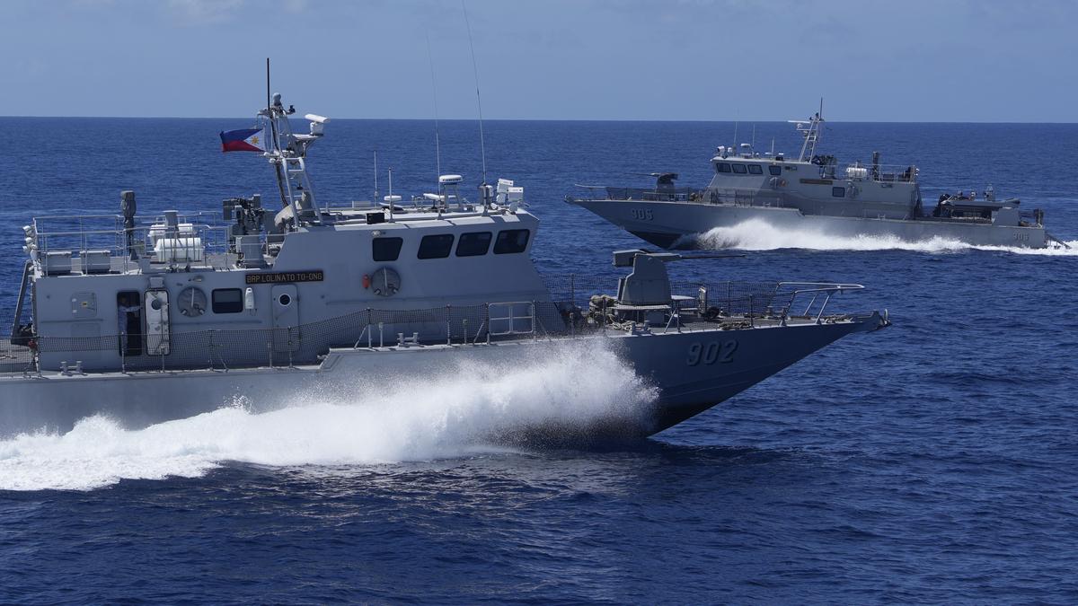U.S. will build repair facilities for the Philippine Navy near the disputed South China Sea