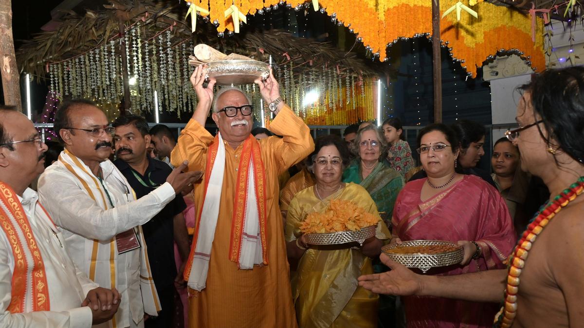 Over 1 lakh devotees witness ‘Nijaroopa Darshanam’ on Chandanotsavam