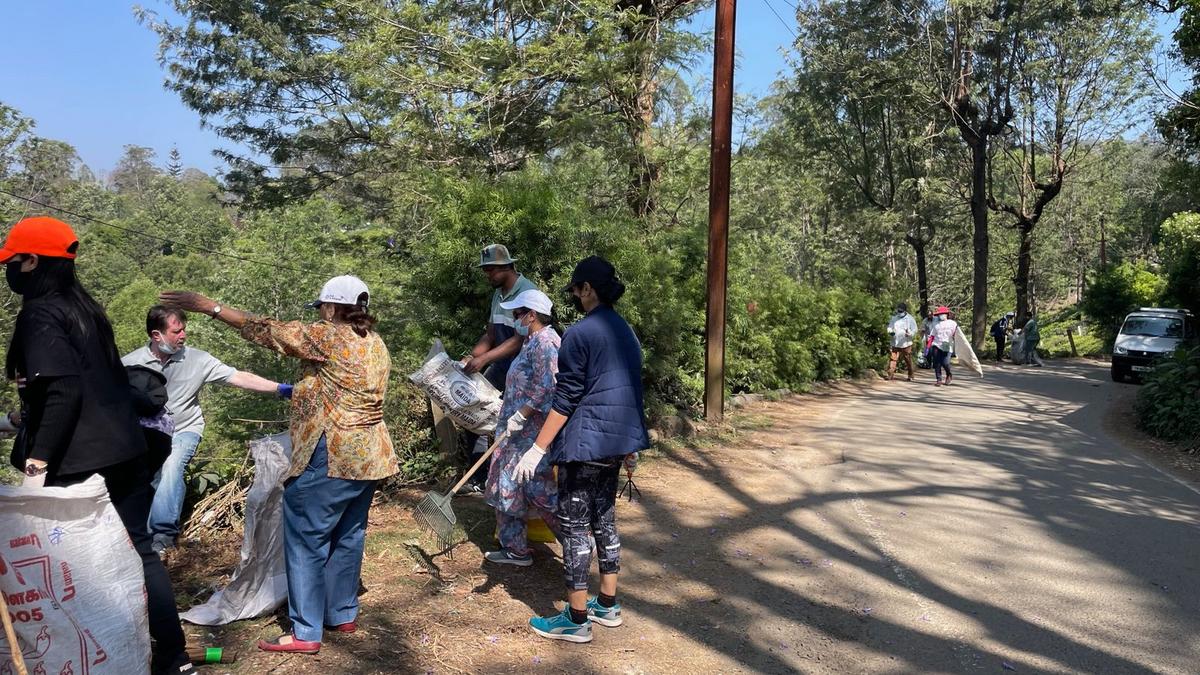 Neighbourhood clean-up organised in Coonoor