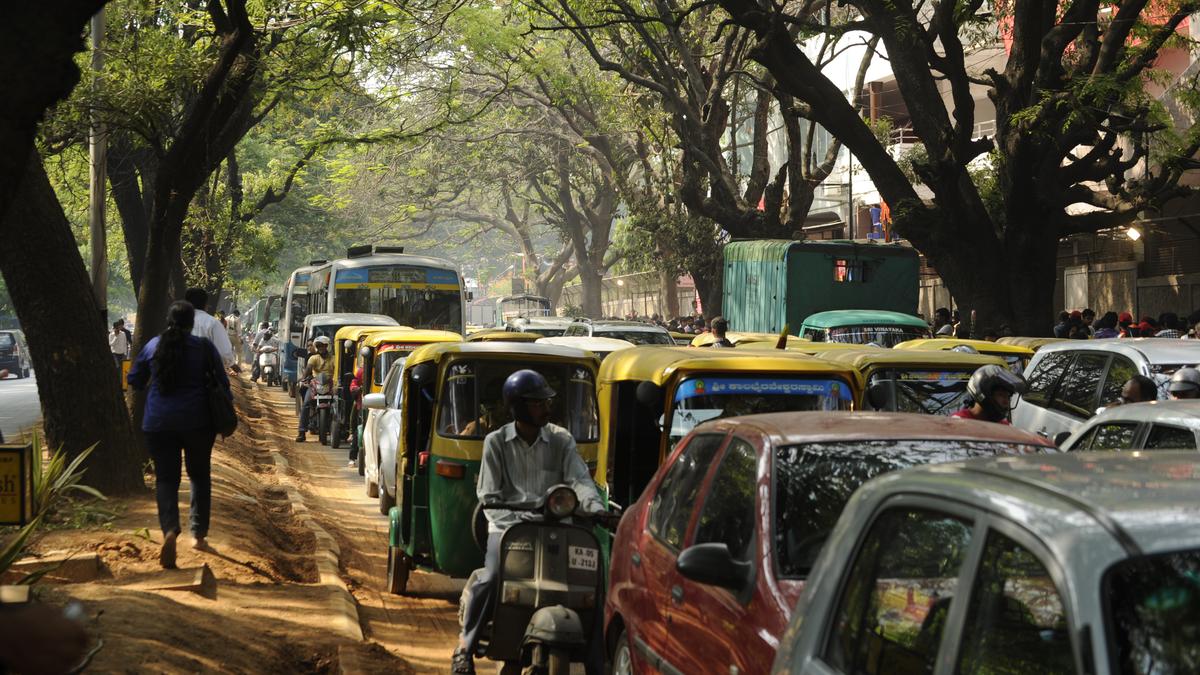 Two injured as tree falls on moving cars in Bengaluru