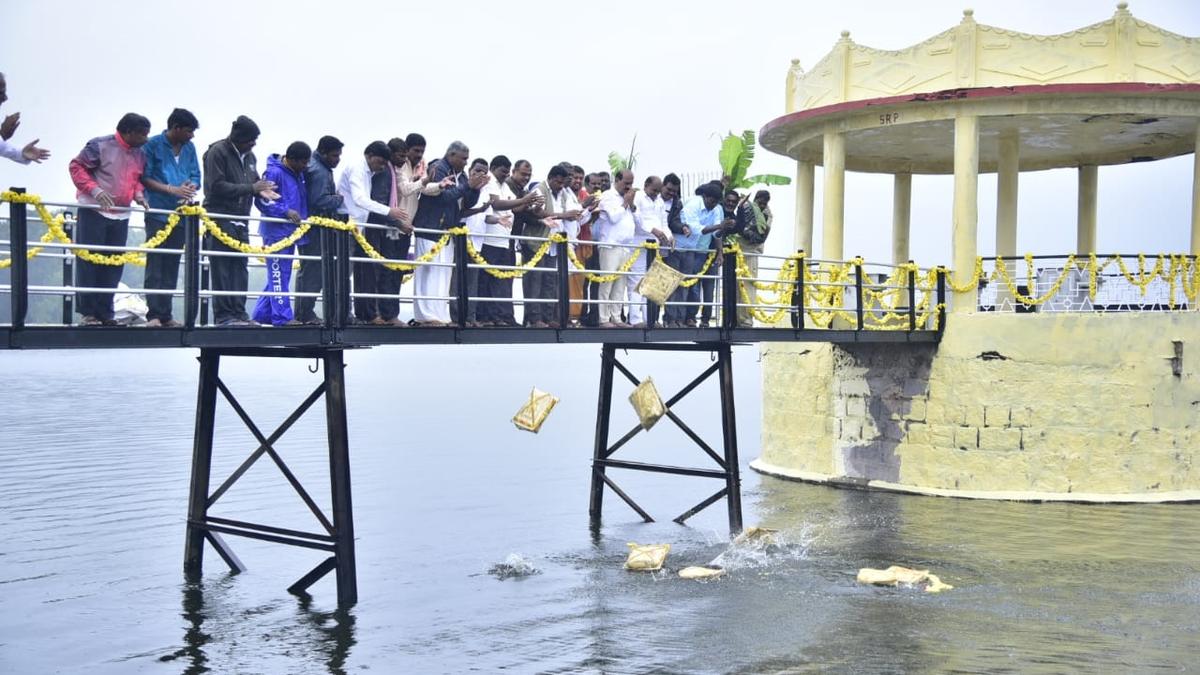 Suvarnavathi dam reaches full level, ‘bagina’ offered