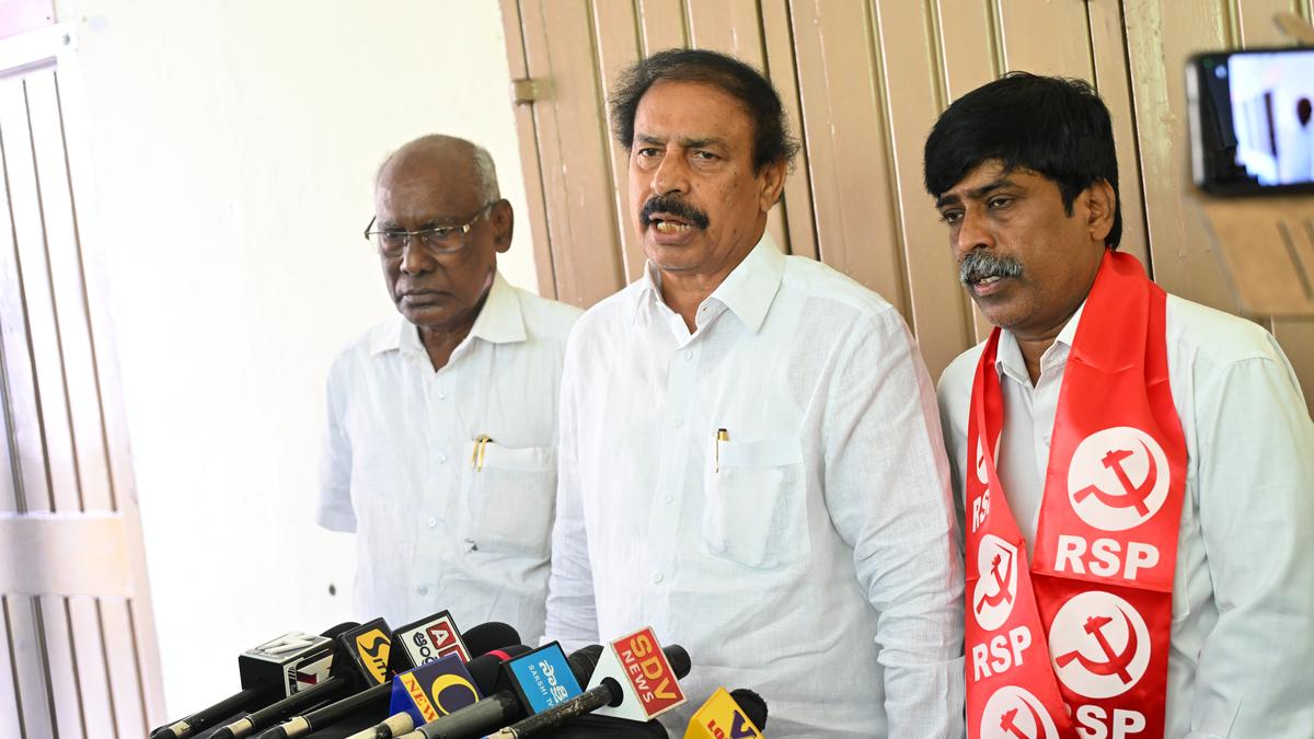 Unity of Communists needed  to protect Constitution: CPI