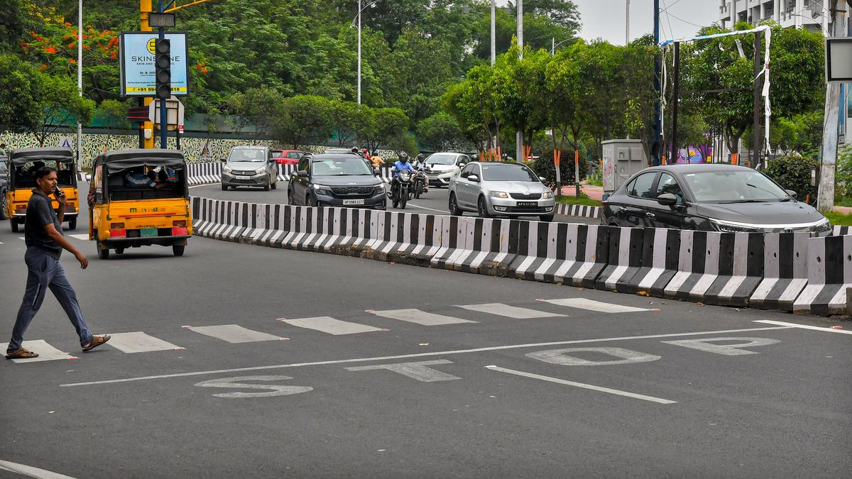 Closing traffic signal at Tycoon Hotel Junction in Visakhapatnam evokes mixed reactions