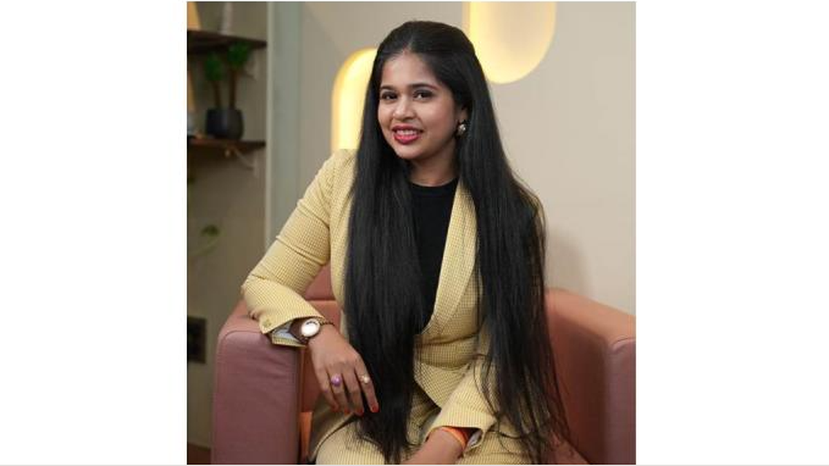 Why Patients Worldwide Are Choosing Dr. Stuti Khare Shukla’s Non-Surgical Hair Growth Treatment