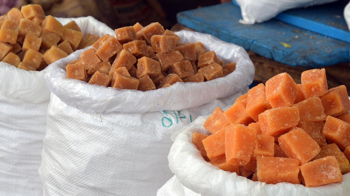 Govt.’s decision to prune the gift hamper makes it a ‘sweet’ Pongal for jaggery traders