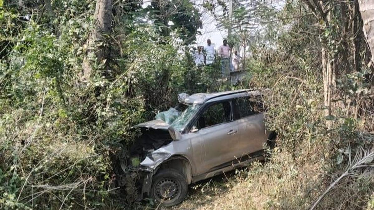 One killed, five injured in road accident in Chittoor district
