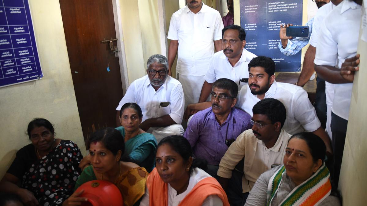 Widespread protests against drinking water shortage in Kochi