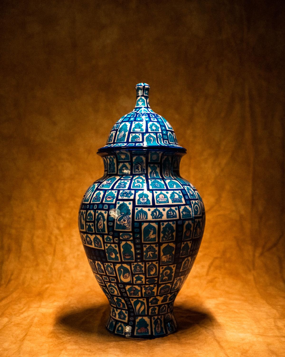 Blue pottery at Kaarigar Sangam