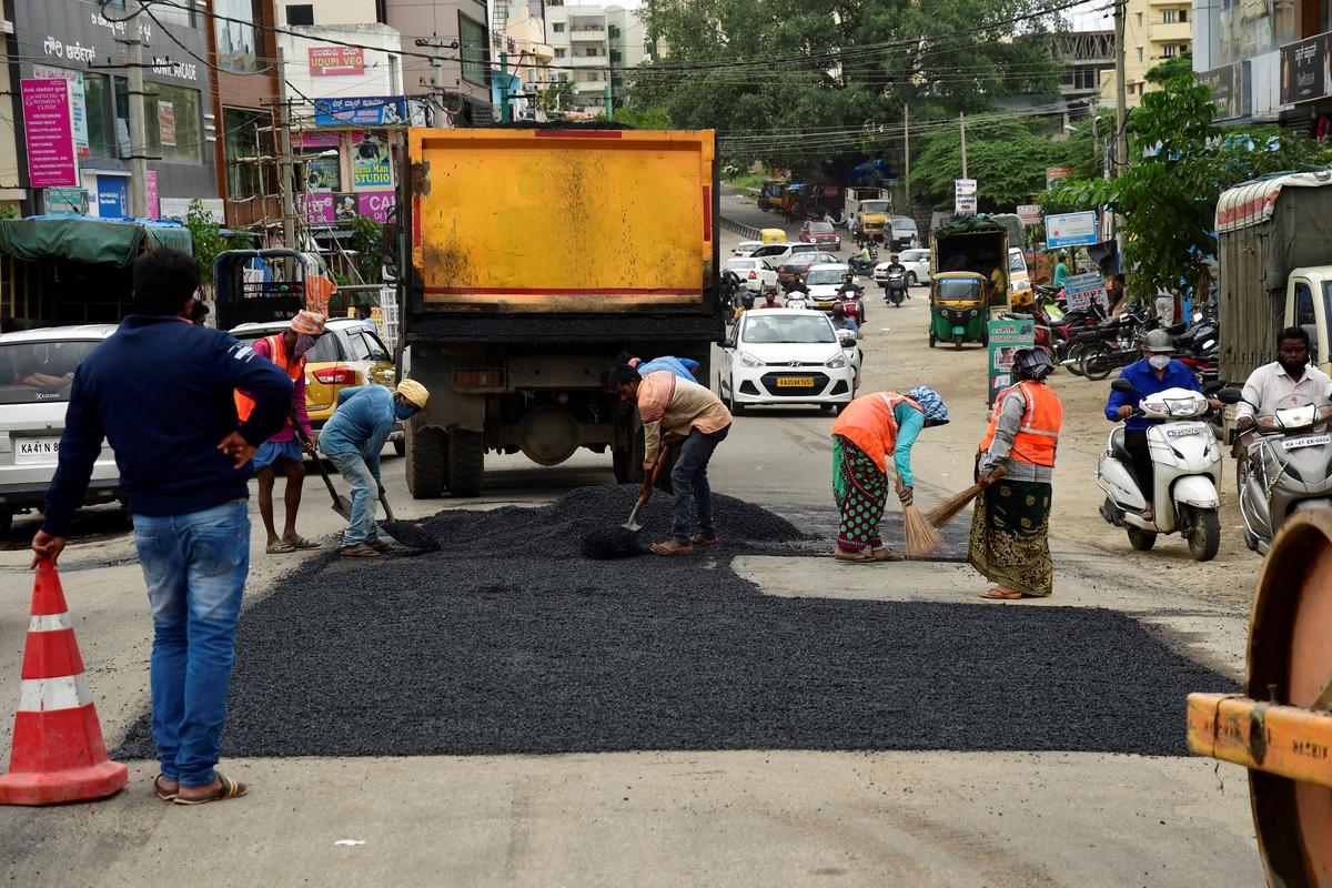 BBMP’s quick fix of potholes with cold mix asphalt provides no lasting solution