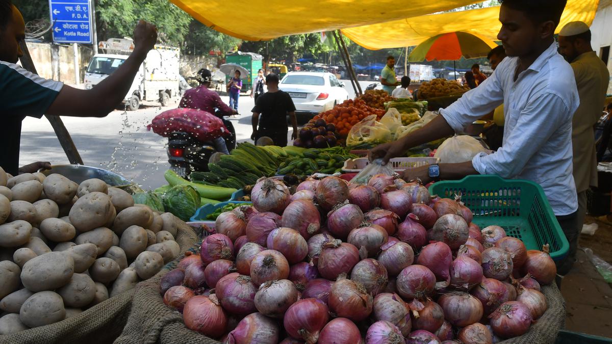 Govt imposes minimum export price of $800 per tonne on onion till Dec 31