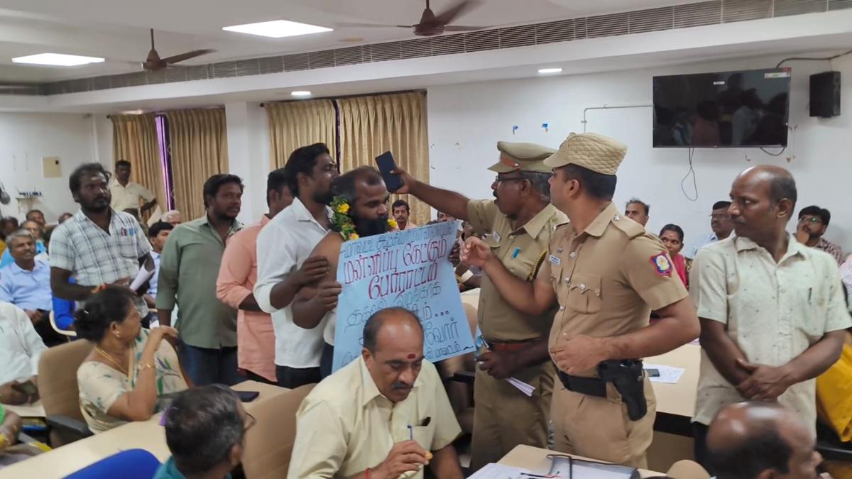 Farmers raise apprehension over suspected movement of leopard in Genguvarpatti