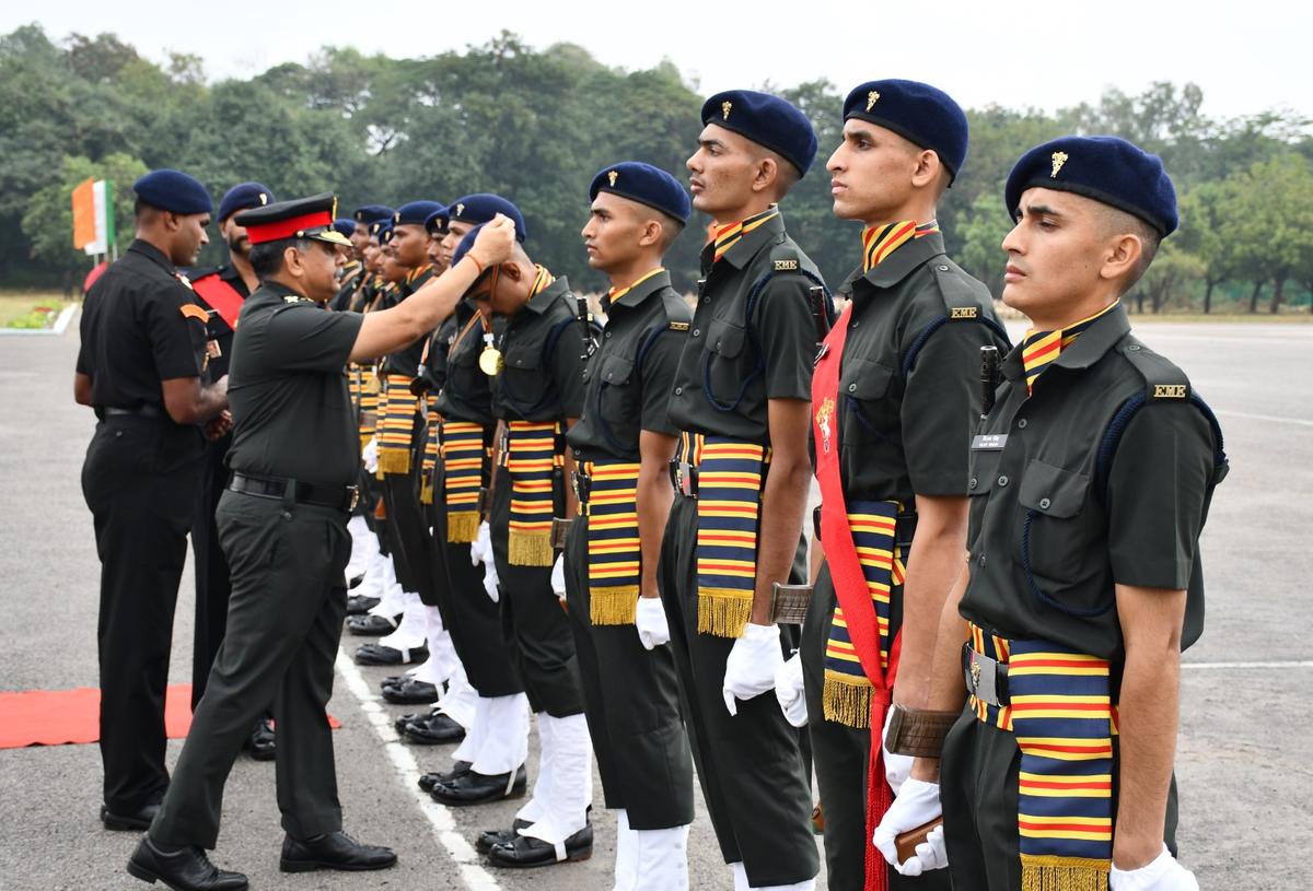 Brigadier Prashant Bajpai, Commandant, 1 EME Centre, reviewed the parade and congratulated the Agniveers on their hard work and dedication.