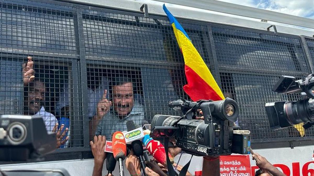 NLC land acquisition issu | Anbumani Ramadoss detained in Neyveli, PMK cadres turn violent
