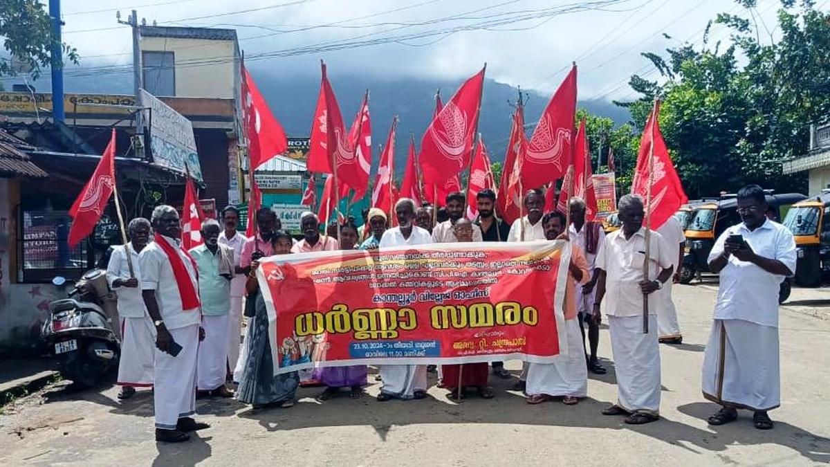 CPI leaders stage protests against Revenue department in Idukki