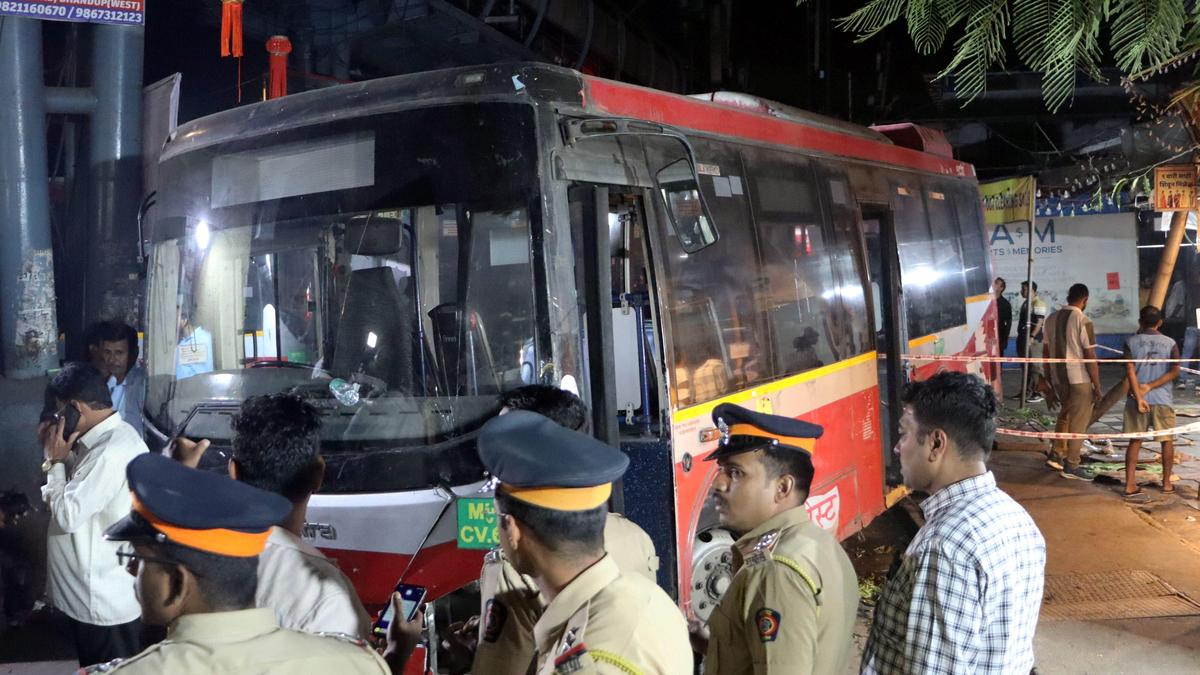 Four killed as BEST bus crashes into pedestrians in Mumbai's Bhandup; CM Fadnavis announces ₹5 lakh ex-gratia