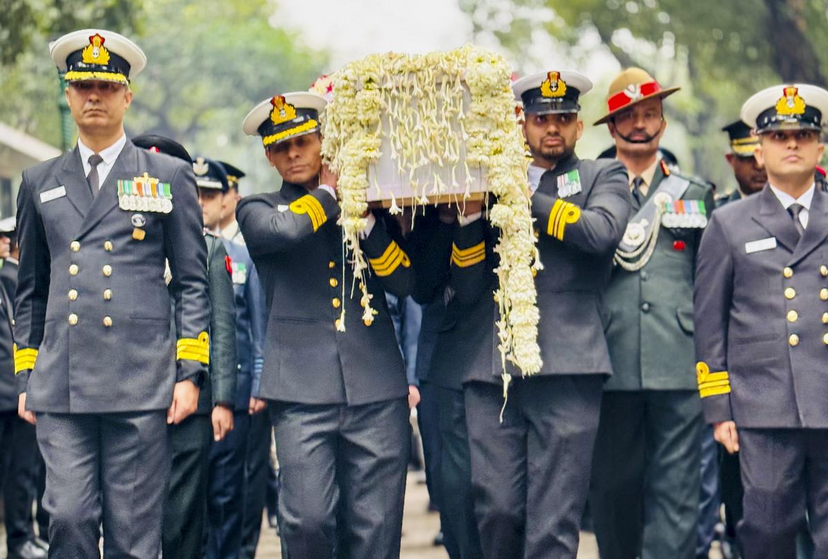  The mortal remains of former PM Manmohan Singh being carried during the his State Funeral, at the Nigam Bodh Ghat in New Delhi, Saturday, Dec. 28, 2024. 