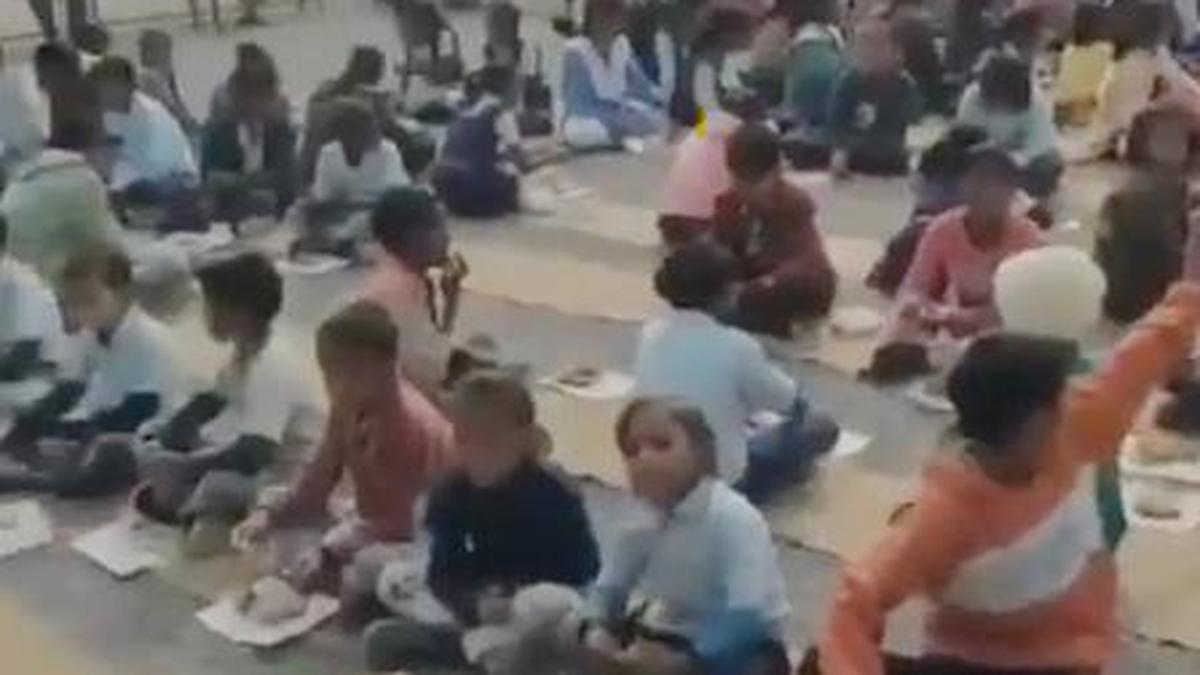 M.P. children served midday meal on scrap paper on R-Day; second incident in 3 months
