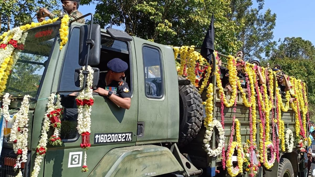 Soldier from Kodagu who died in J&K mishap cremated with state honours