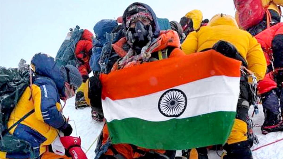 ‘Iron woman’ Dr Usha Hegde of Mysuru scales Mount Everest