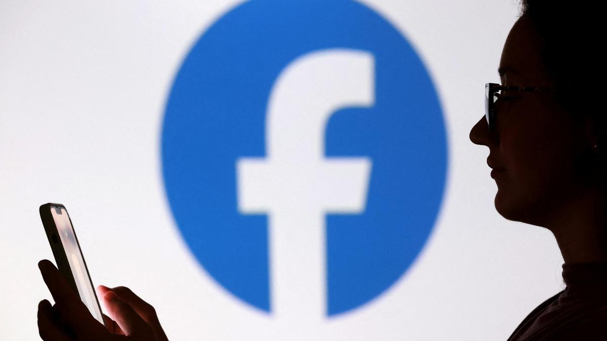 U.S. senators call for probe of scam ads on Facebook and Instagram