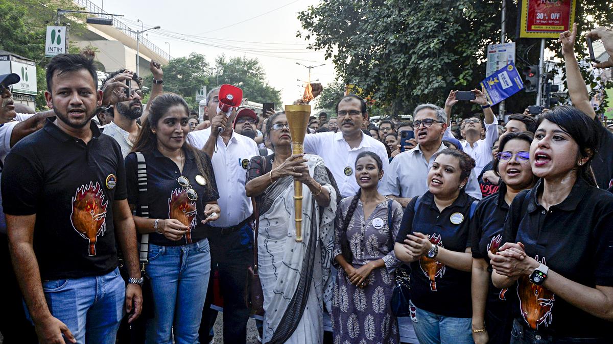 R.G. Kar incident: Junior docs resume duties partially at State-run hospitals in Bengal after 42 days