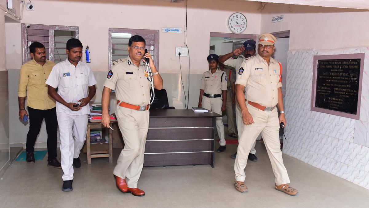 Police personnel told to act tough on ganja peddlers