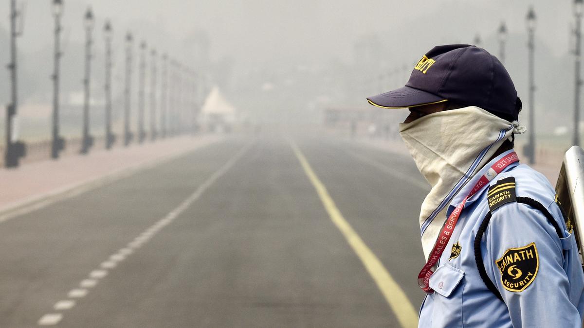 Delhi's air quality remains 'very poor' on November 8