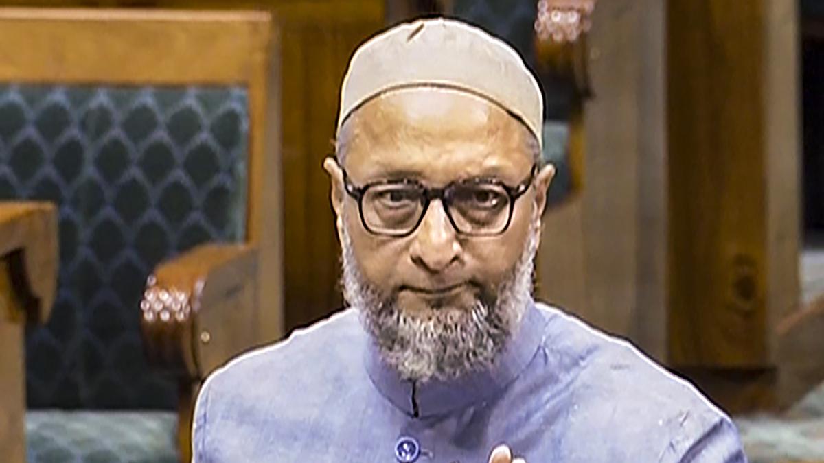 Proposed amendments to Waqf Act are intended to rob Muslims of Waqf Properties, violation of freedom of religion: Owaisi