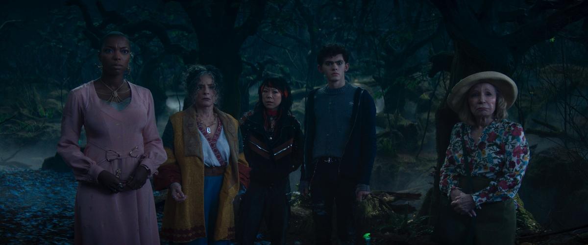 (L-R): Jennifer Kale (Sasheer Zamata), Lilia Calderu (Patti LuPone), Ali Ahn (Alice Wu-Gulliver), Teen (Joe Locke), and Mrs. Hart/Sharon Davis (Debra Jo Rupp) in Marvel Television’s AGATHA ALL ALONG, exclusively on Disney+