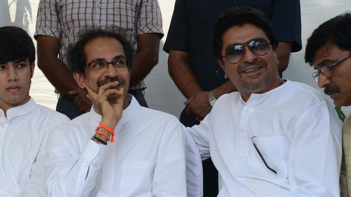 Thousands of Shiv Sena (UBT) and MNS workers reach joint rally venue