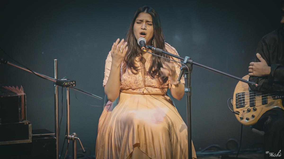 Kalpana Gandharva singing at the Amir Kharau Project. Kalpana Gandharva singing at the Amir Kharau Project.