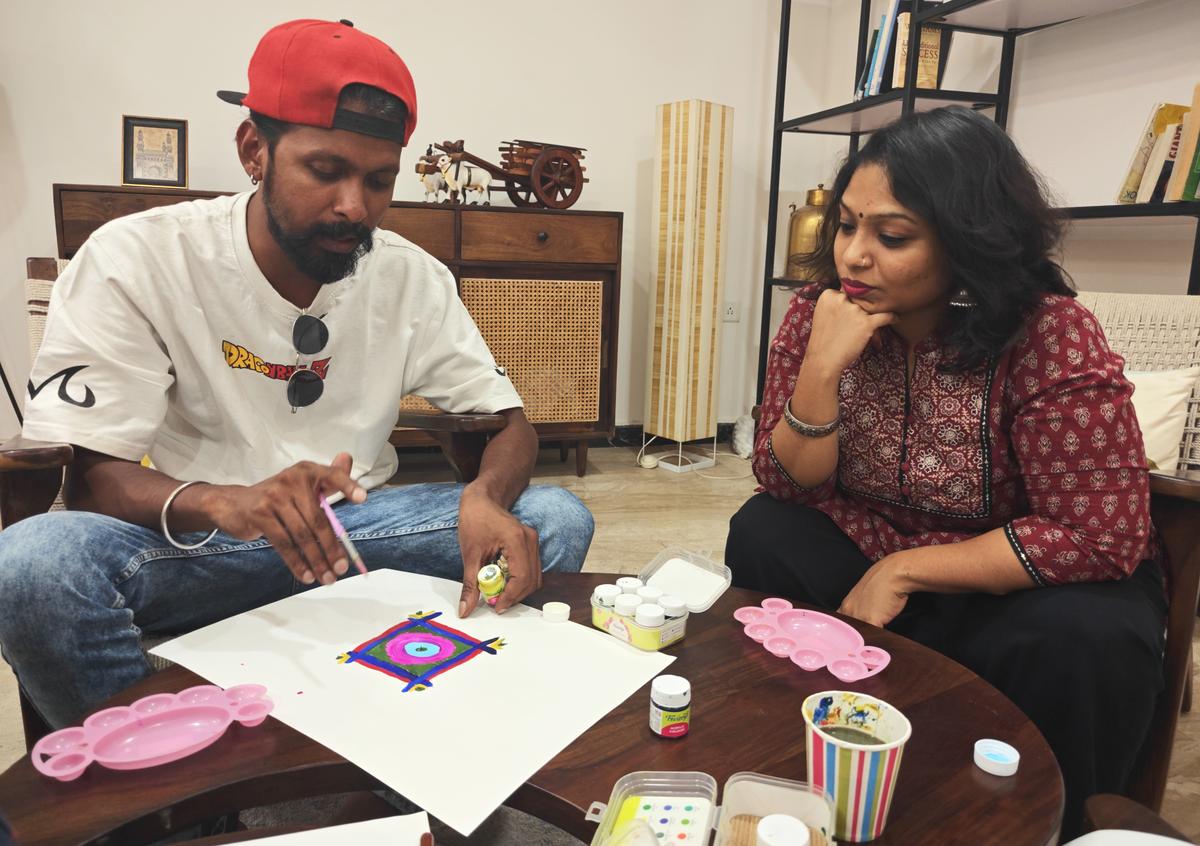 Pallavi Banothu with a participant at an an expressive arts therapy session at Align Hub in Hyderabad